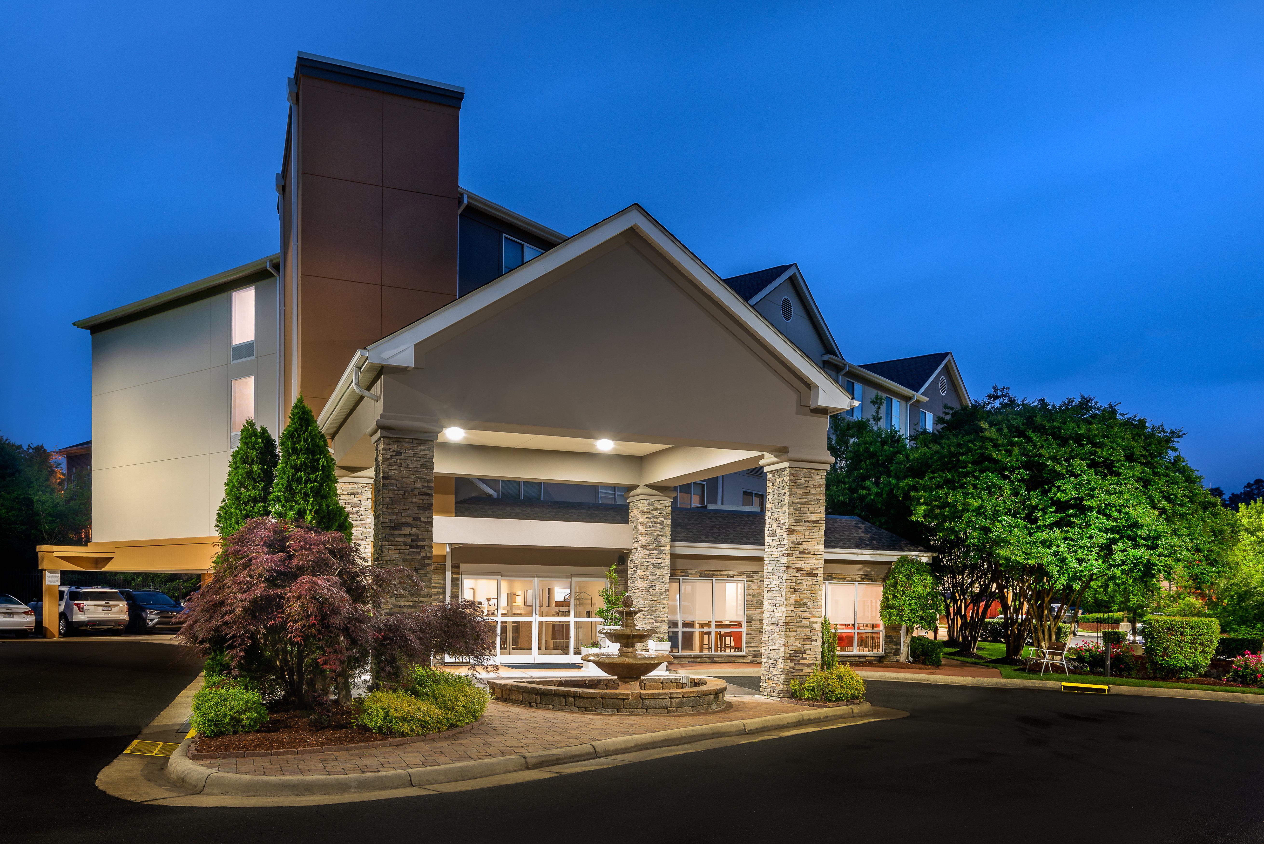 Holiday Inn Express Chapel Hill By Ihg Exterior photo