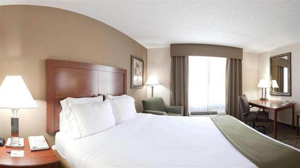 Holiday Inn Express Chapel Hill By Ihg Exterior photo