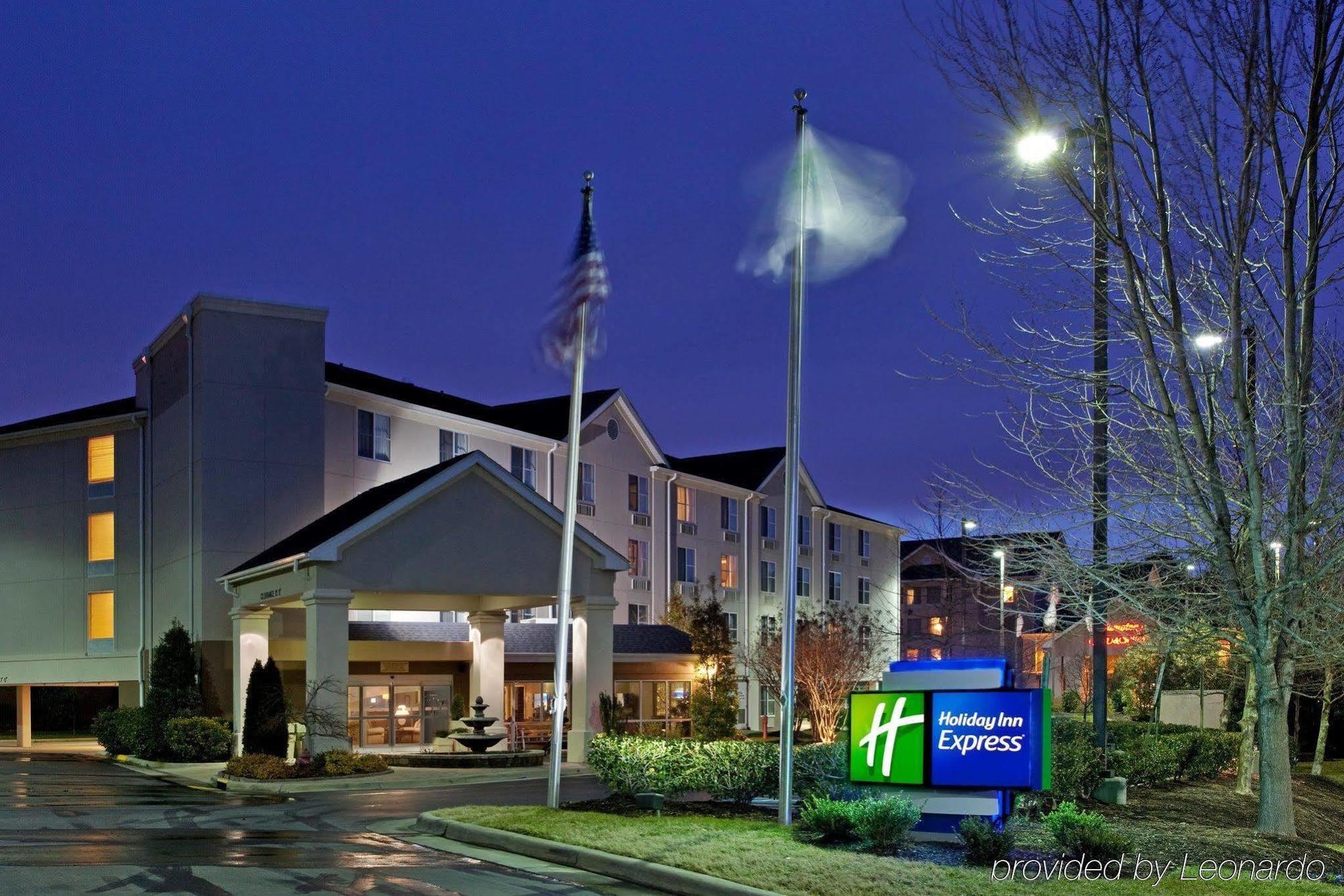 Holiday Inn Express Chapel Hill By Ihg Exterior photo