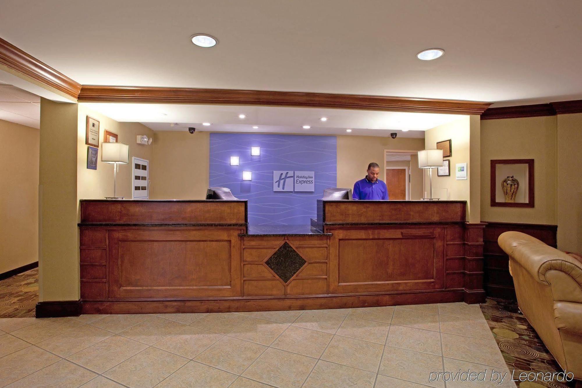 Holiday Inn Express Chapel Hill By Ihg Exterior photo