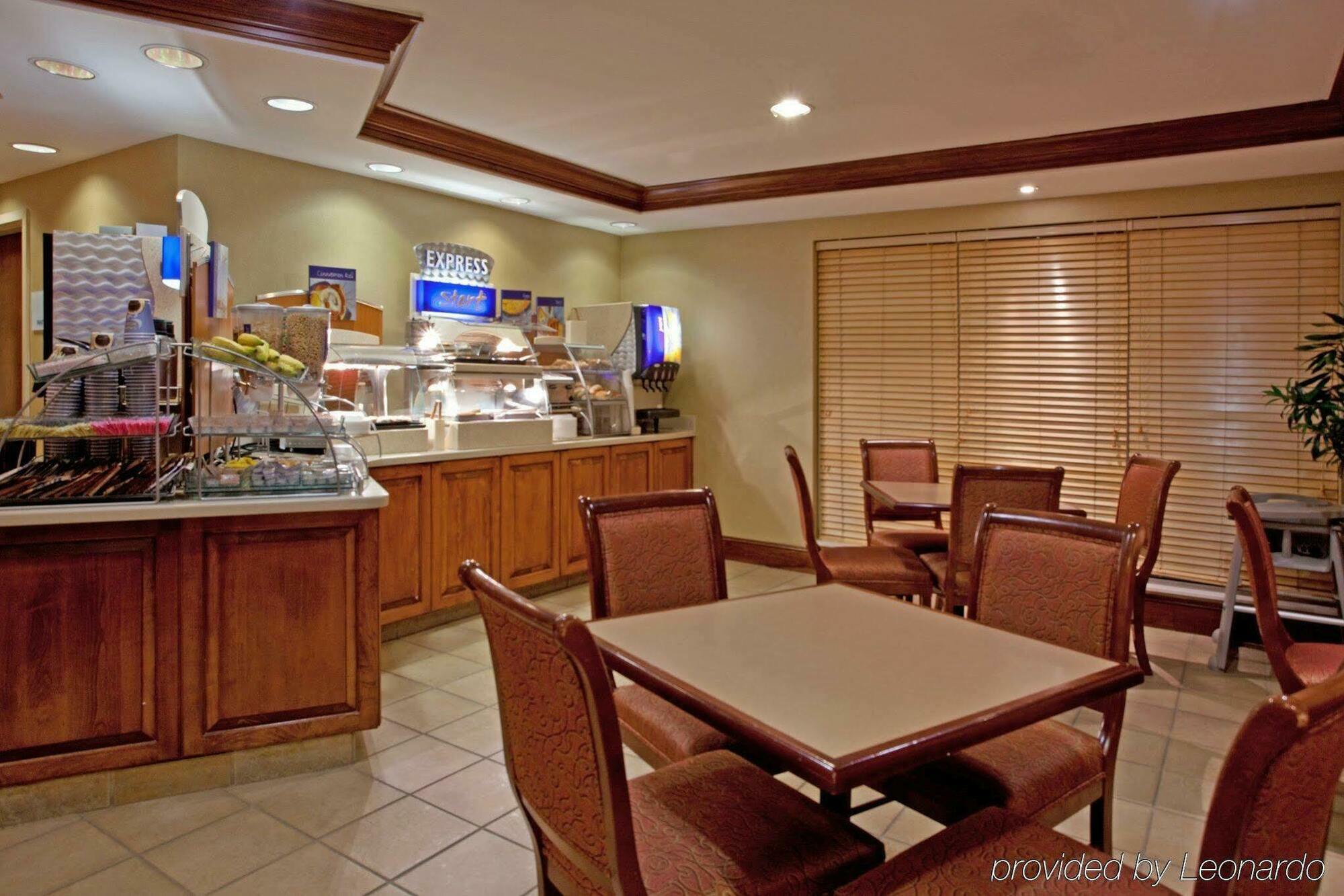 Holiday Inn Express Chapel Hill By Ihg Exterior photo