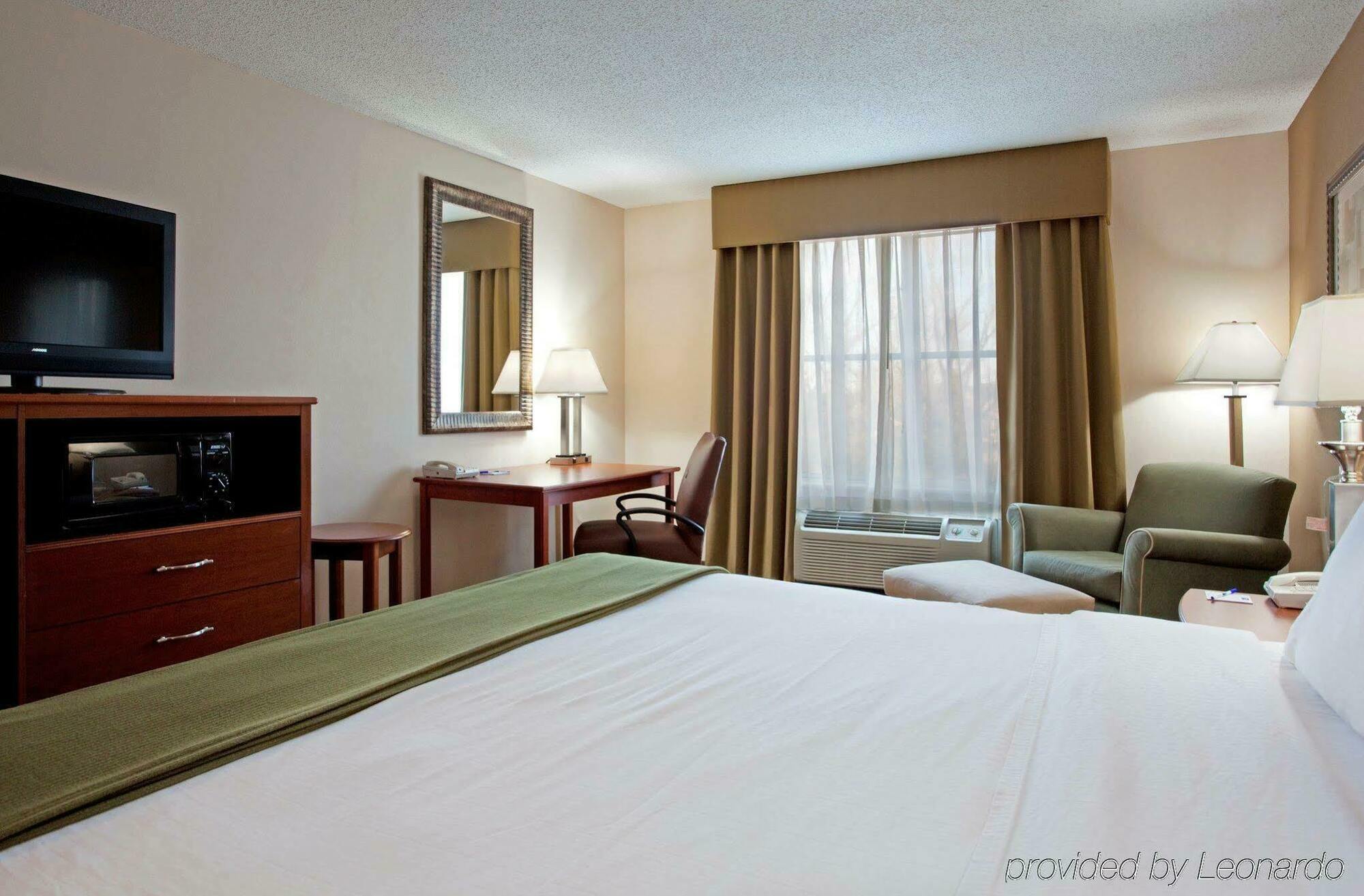 Holiday Inn Express Chapel Hill By Ihg Exterior photo